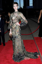 Anne Hathaway : anne-hathaway-1379354483.jpg