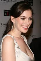 Anne Hathaway : anne-hathaway-1379618485.jpg