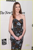 Anne Hathaway : anne_hathaway_1291239082.jpg