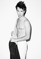 Ansel Elgort : ansel-elgort-1403365453.jpg