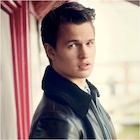 Ansel Elgort : ansel-elgort-1457890041.jpg