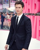 Ansel Elgort : ansel-elgort-1498176001.jpg