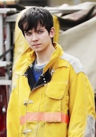 Asa Butterfield : asa-butterfield-1493519402.jpg