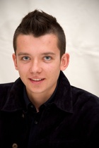 Asa Butterfield : asa-butterfield-1534581002.jpg