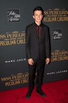 Asa Butterfield : asa-butterfield-1534715102.jpg