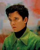 Asa Butterfield : asa-butterfield-1573244102.jpg