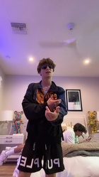 Asher Angel : TI4U1681106507.jpg