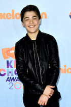 Asher Angel : asher-angel-1511333138.jpg