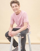 Asher Angel : asher-angel-1522002385.jpg