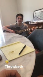 Asher Angel : asher-angel-1531138886.jpg