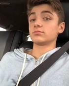 Asher Angel : asher-angel-1543689196.jpg