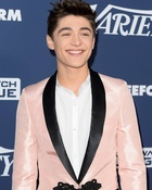 Asher Angel : asher-angel-1565202689.jpg