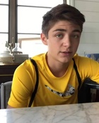 Asher Angel : asher-angel-1601855262.jpg