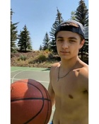 Asher Angel : asher-angel-1626928203.jpg