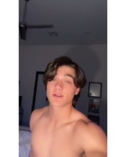 Asher Angel : asher-angel-1638723946.jpg