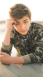 Asher Angel : asher-angel-1666815849.jpg