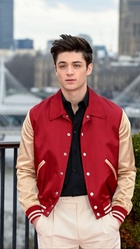 Asher Angel : asher-angel-1678145992.jpg