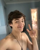 Asher Angel : asher-angel-1698952902.jpg