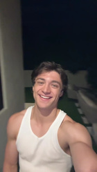 Asher Angel : asher-angel-1727377614.jpg