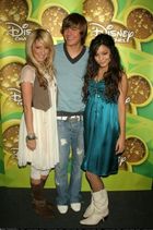 Ashley Tisdale : TI4U_u1138491229.jpg