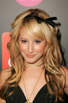 Ashley Tisdale : TI4U_u1141963094.jpg