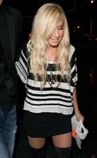 Ashley Tisdale : ashley_tisdale_1261330666.jpg