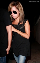 Ashley Tisdale : ashley_tisdale_1264614473.jpg