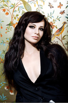 Ashley Rickards : ashley-rickards-1364578158.jpg