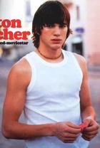 Ashton Kutcher : TI4U_u1142801553.jpg