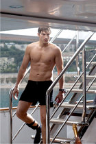 Ashton Kutcher : ashton_kutcher_1294167665.jpg