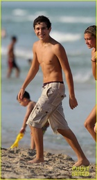 Austin Mahone : austin-mahone-1407027085.jpg