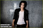 Avan Jogia : avanjogia_1244656493.jpg