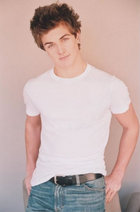 Beau Mirchoff : TI4U_u1150072502.jpg