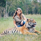 Bindi Irwin : bindi-irwin-1440372060.jpg