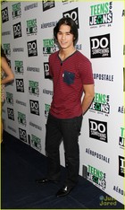 Booboo Stewart : boo-boo-stewart-1339226068.jpg