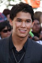 Booboo Stewart : boo-boo-stewart-1339226110.jpg