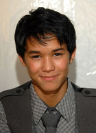 Booboo Stewart : boo_boo_stewart_1257720454.jpg