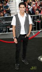 Booboo Stewart : boo_boo_stewart_1305101530.jpg