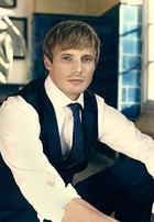 Bradley James : bradley-james-1372627326.jpg