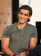 Brenton Thwaites : brenton-thwaites-1615489065.jpg