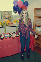 Bridgit Mendler : bridgit-mendler-1351286729.jpg