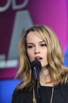 Bridgit Mendler : bridgit-mendler-1373991060.jpg