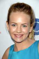 Britt Robertson : brittany-robertson-1365957170.jpg