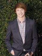 Calum Worthy : calum-worthy-1373824625.jpg