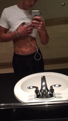 Cameron Dallas : cameron-dallas-1445050513.jpg