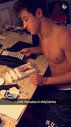 Cameron Dallas : cameron-dallas-1453070881.jpg