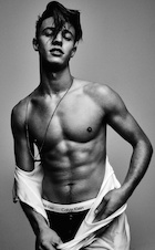 Cameron Dallas : cameron-dallas-1485285621.jpg