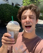 Cameron Dallas : cameron-dallas-1564699142.jpg