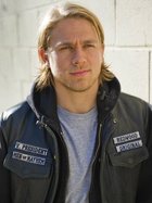 Charlie Hunnam : charlie-hunnam-1336155419.jpg