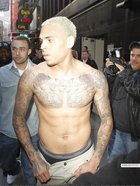 Chris Brown : chris_brown_1301103411.jpg